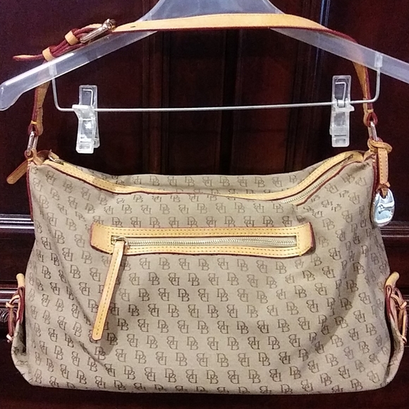 Dooney & Bourke Bag w accessories bag & key fob - Picture 1 of 4